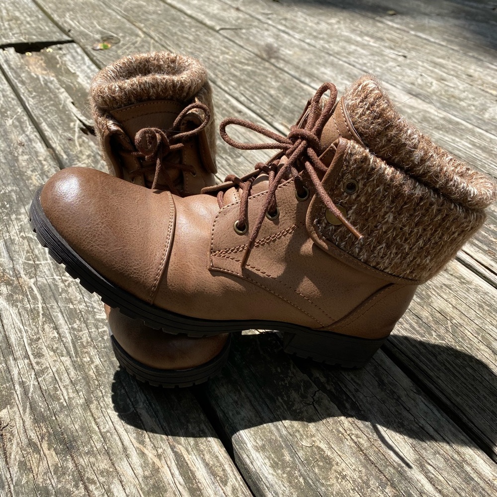 Boots - Picture 3 of 3
